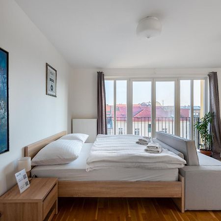 Sunny Safron Apartment 프라하 외부 사진