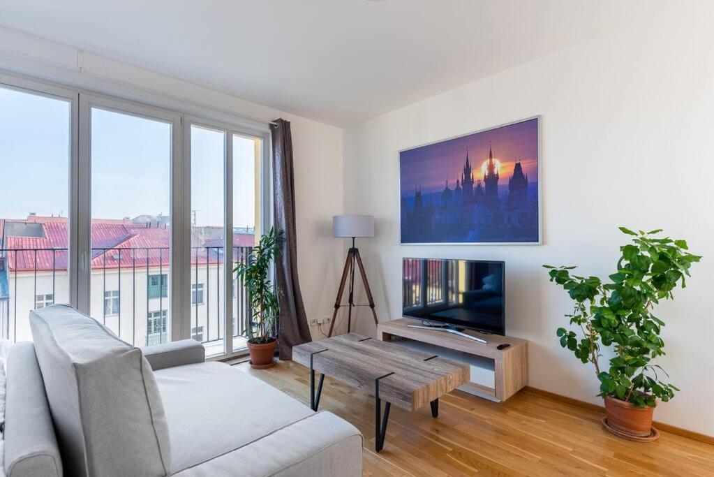 Sunny Safron Apartment 프라하 외부 사진